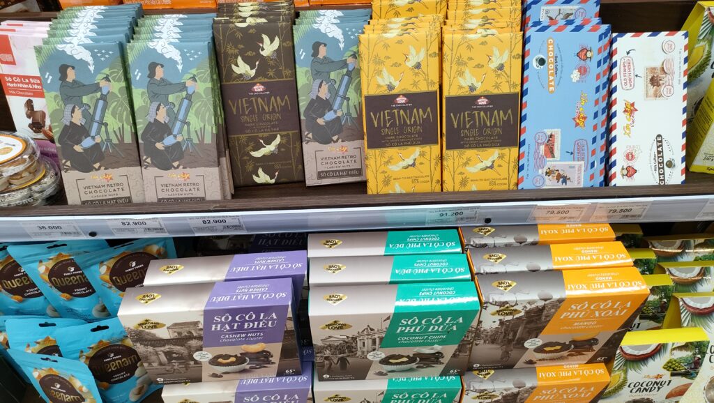 ダナンのスーパーマーケットGO!に並ぶベトナム産チョコレート売り場