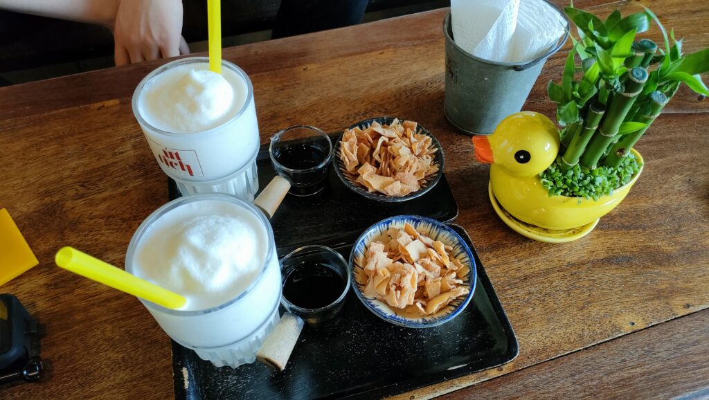SPECIAL COCONUT COFFEE(コーヒーを注ぐ前)
